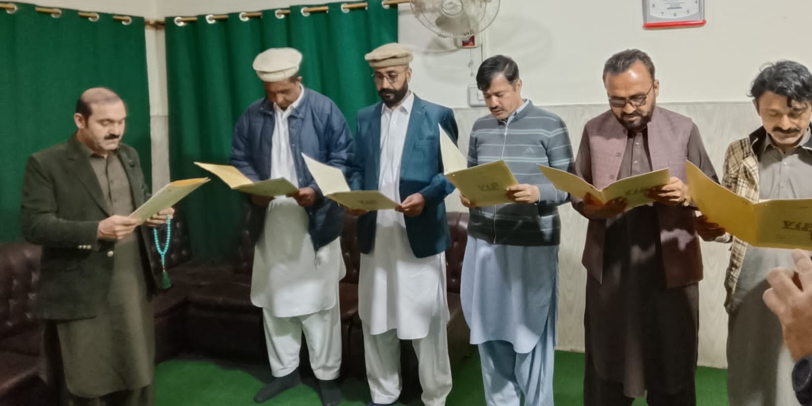 محسود پریس کلب کی حلف برداری تقریب، ڈی سی عصمت اللہ وزیر کا ترقیاتی منصوبوں پر اظہار خیال