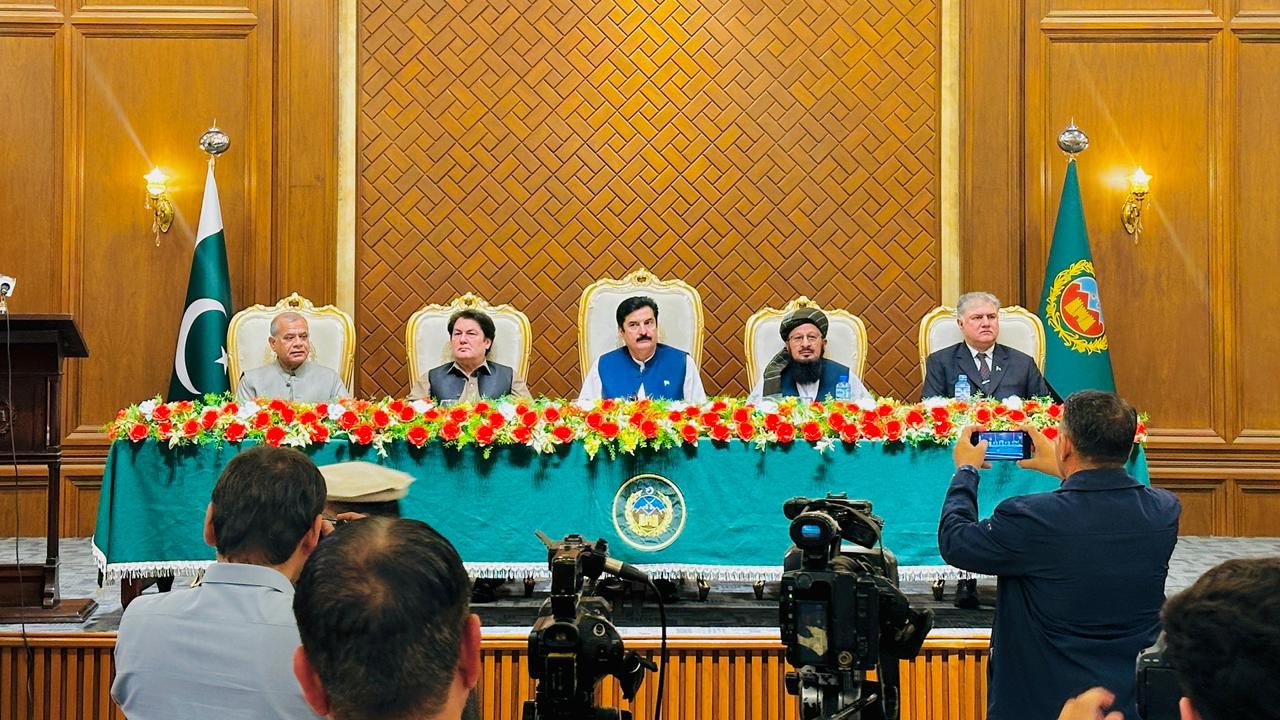 گورنر ہاؤس خیبرپختونخوا میں “ریاست اور سماج مکالمہ” کے عنوان سے ایک روزہ کانفرنس