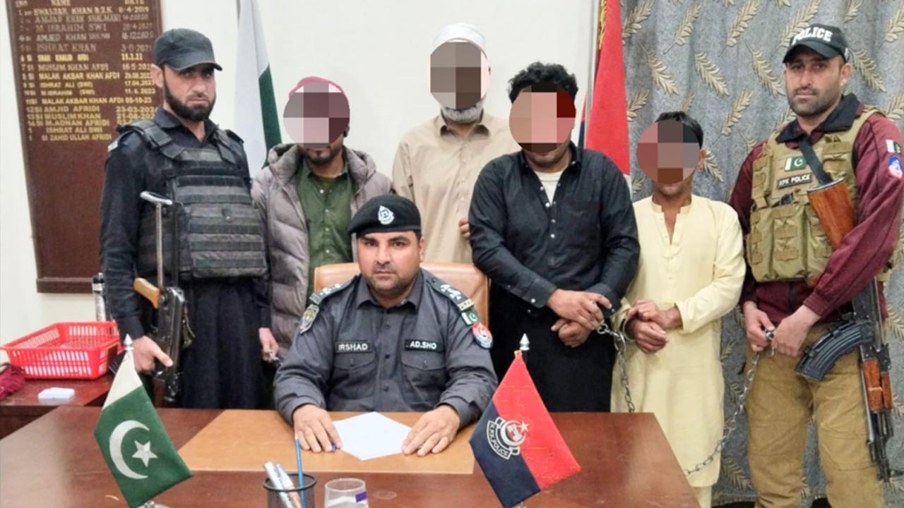لنڈی کوتل: افغان مہاجرین ہولڈنگ کیمپ میں جعلسازی، 4 ملزمان گرفتار