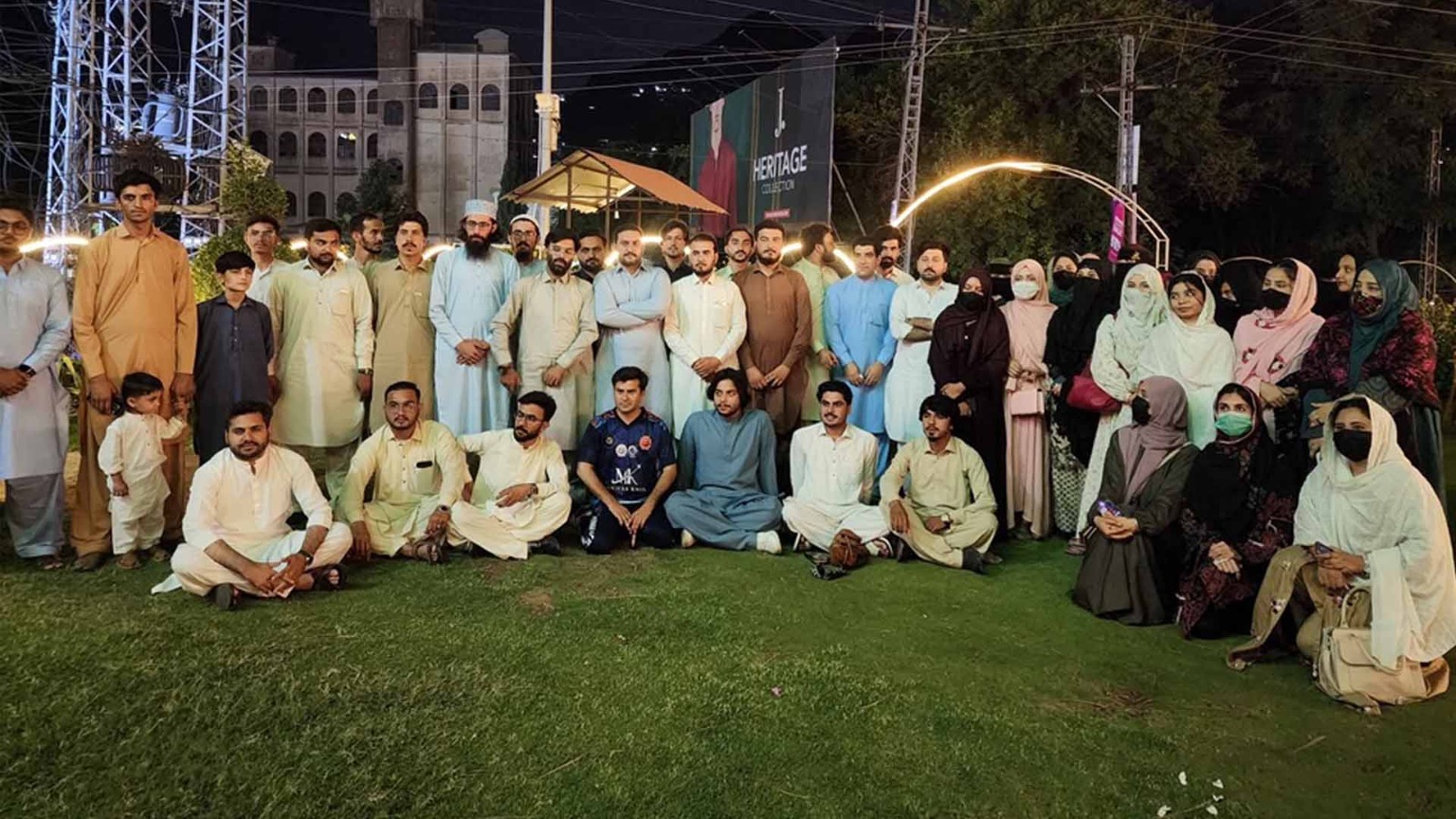 سوات: نوجوانوں کے اعزاز میں خصوصی عشائیہ، تعلیم، روزگار اور ترقی کے مواقع پر تفصیلی تبادلۂ خیال