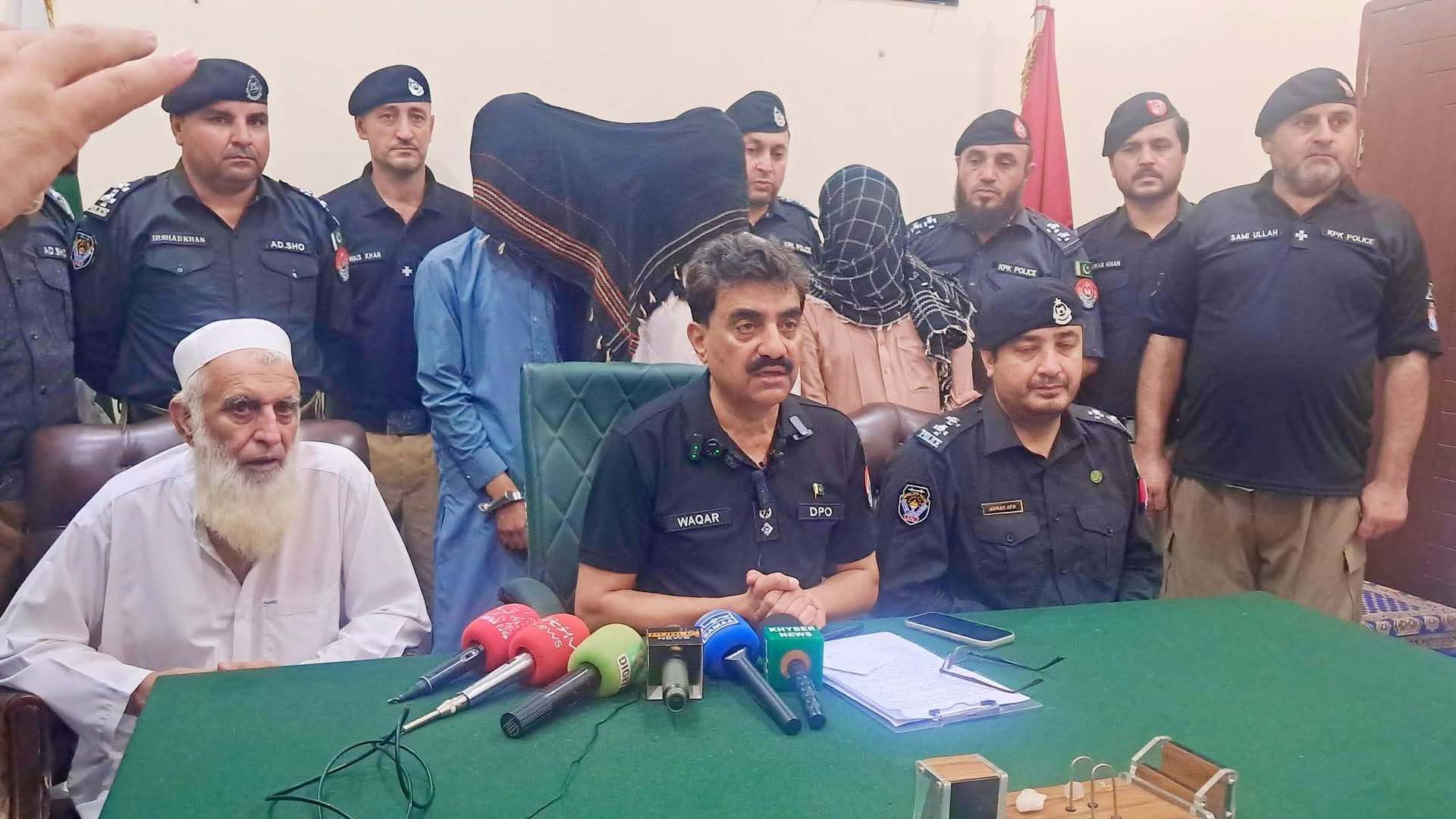 خیبر: مغوی تاجر حاجی ظریف ایک ماہ بعد پہاڑی غار سے بازیاب، 3 اغوا کار گرفتار